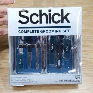 SCHICK Complete Grooming Set Stainless Steel Clippers Tweezer File Scissors Case